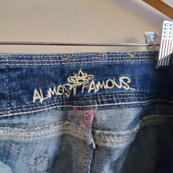 Skinny distressed jeans, shorter legs, great for ankle boots, small size - Picture 3 of 8